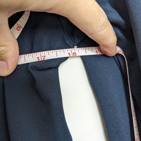 Nike Dri Fit Black Athletic Shirt M 8/10 - Picture 3 of 5